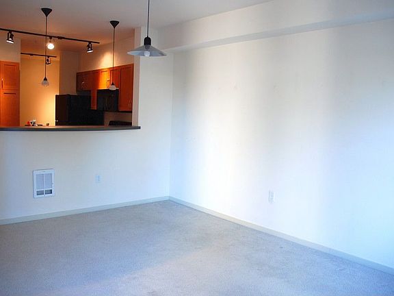 4th image of 111 108th Ave NE #214