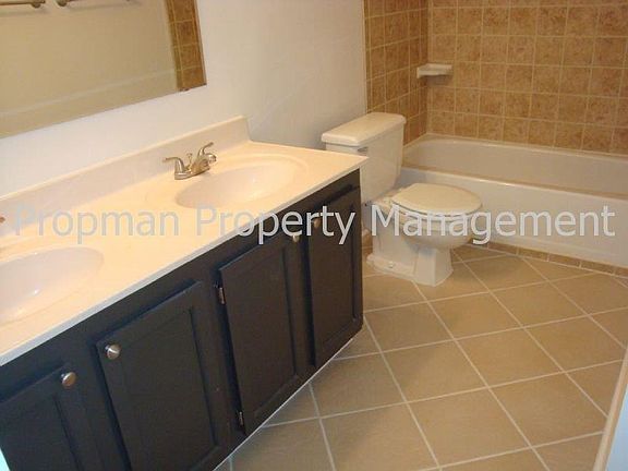 4th image of 4224 Stockbridge Dr