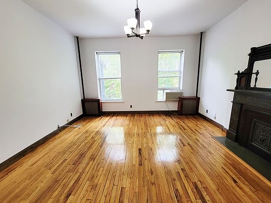 2nd image of 219 W 131st St APT 3