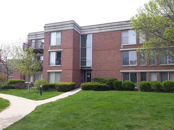 392 Kelburn Rd APT 322, Deerfield, IL 60015