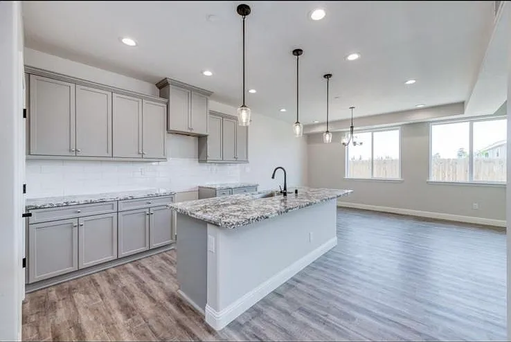 148 N Miami Ave — Photo 11
