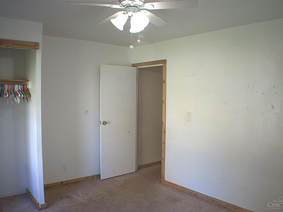 2nd image of 523 Glenrose Ln