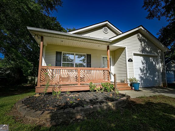 2nd image of 1167 Bell Cir
