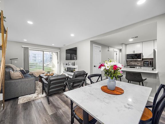 4th image of 104 Clinton Reef Dr Unit 104