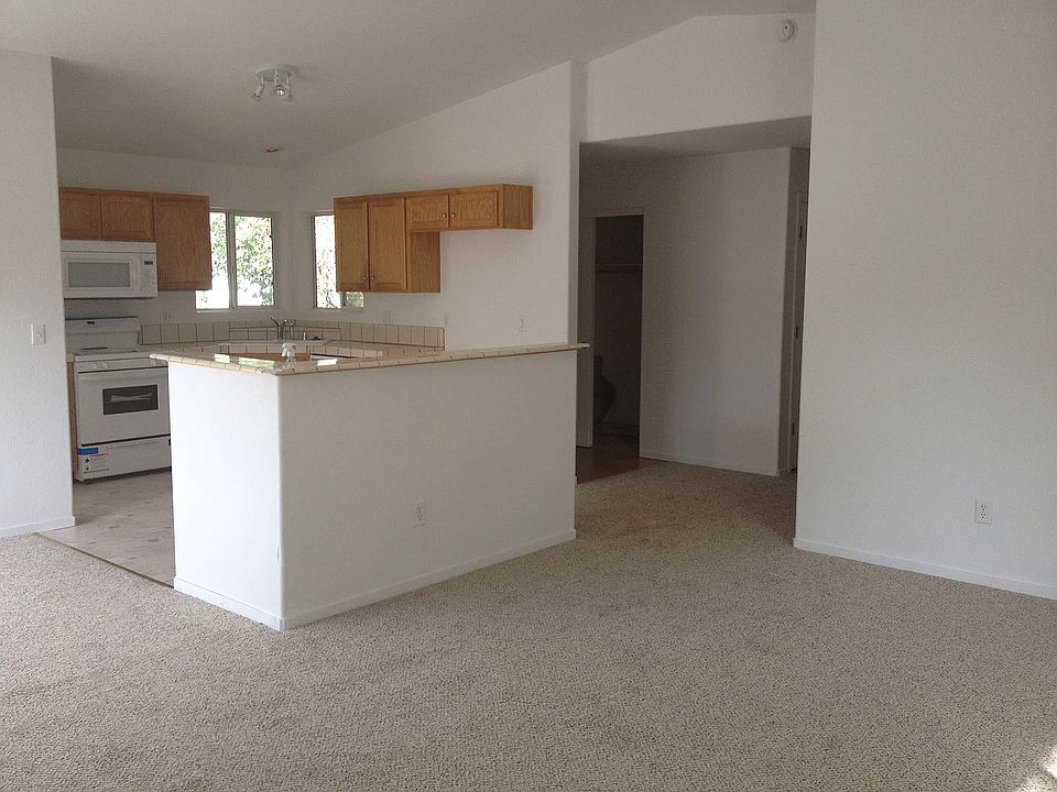 2nd image of 581 Shadow Ln