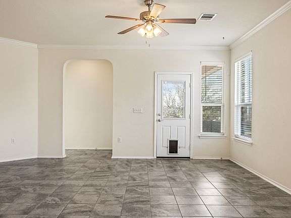 5th image of 805 Sandhill Branch Dr