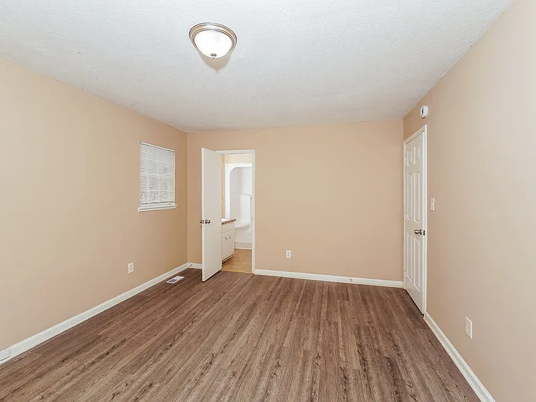 5839 Brenda Dr — Photo 9
