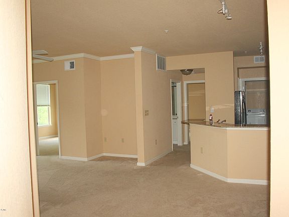 3rd image of 8539 GATE Parkway W #134
