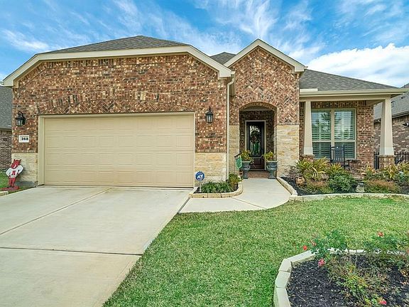 4th image of 368 Connemara Dr
