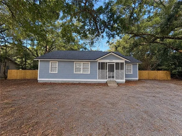 2208 Hoppin St, Mobile, AL 36605