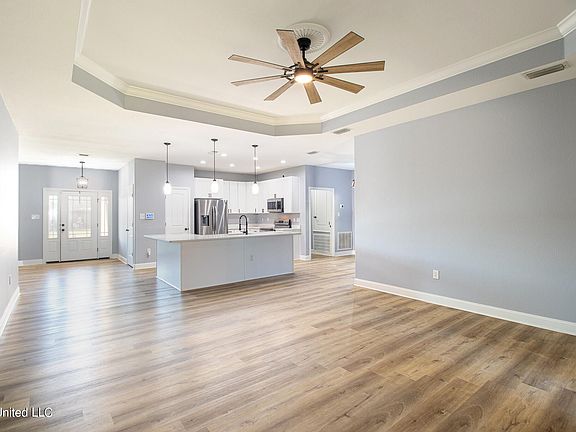 3rd image of 10374 Sweet Bay Dr