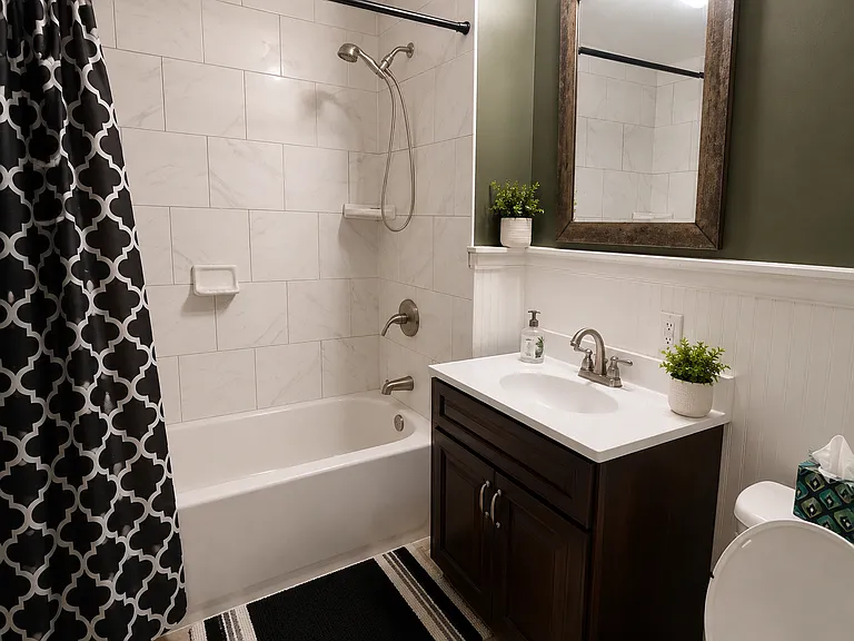 646 Maple St #1 — Photo 11