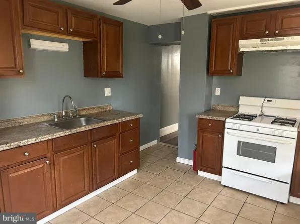 807 Smith St, Norristown, PA 19401