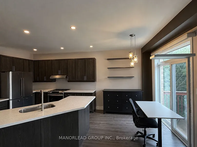 195 Alfred Smith Way — Photo 6