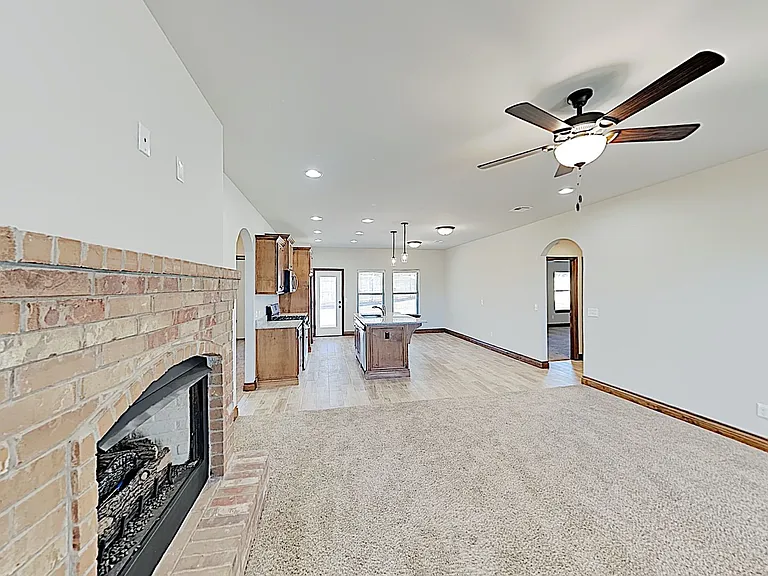 404 Charles Ct — Photo 5