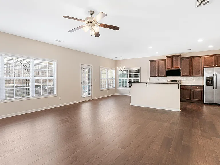 5529 Chatham Cir — Photo 7