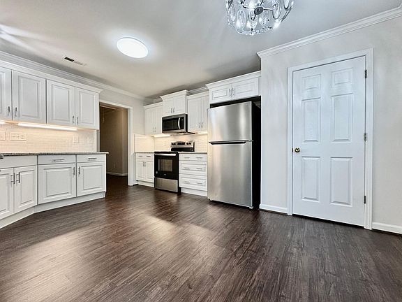 5th image of 5136 Old Plantation Cir
