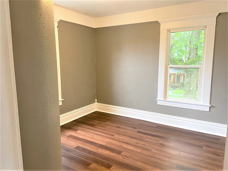814 Front Street — Photo 15