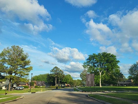 4th image of 341 Greenacres Blvd