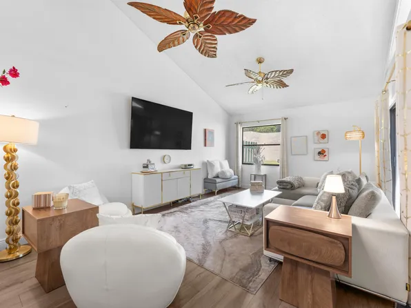 6138 ALOMA Lane, Boca Raton, FL 33433