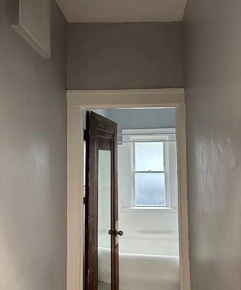 Hayes Hall — Photo 15