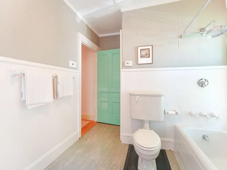 104 Neal St — Photo 23