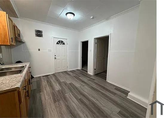 636 White St — Photo 9