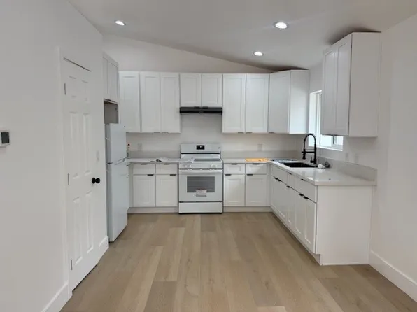 700 Blake Rd, Riverside, CA 92501