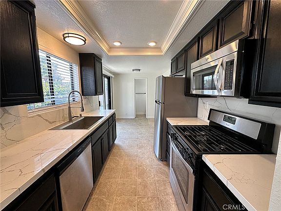 3rd image of 16592 Jib Cir #B