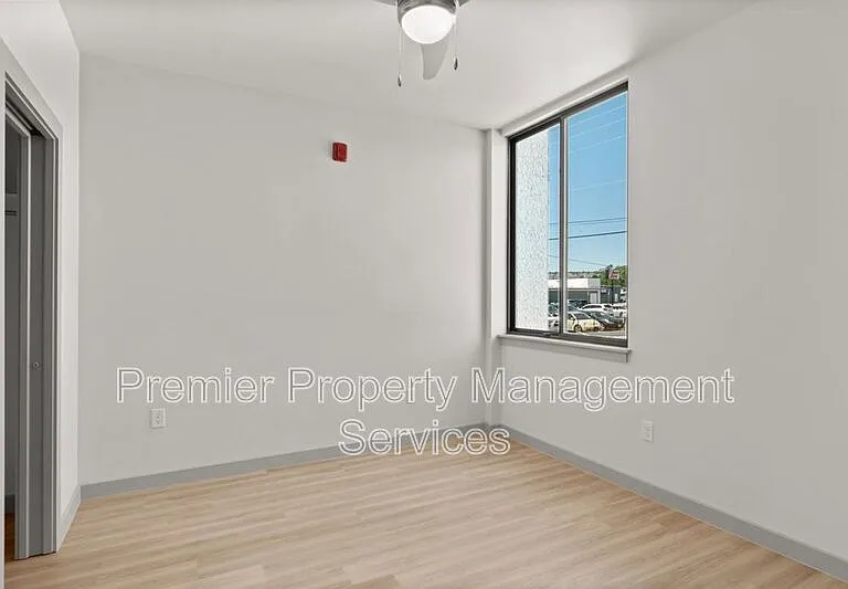 1127 Alderson Ave #109 — Photo 3