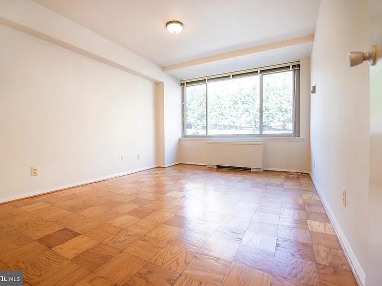 1210 N Taft St #201 — Photo 19