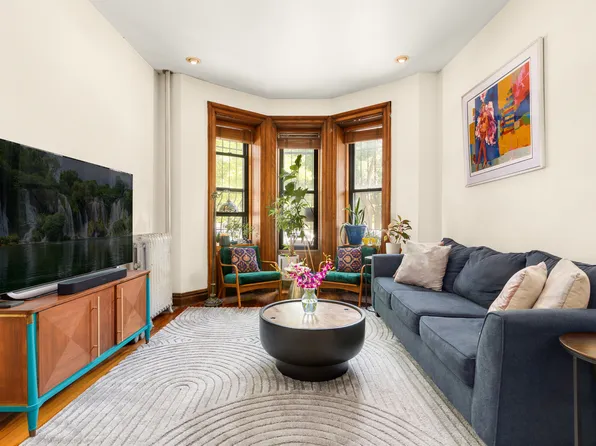 164 Prospect Park West image 1 of 10