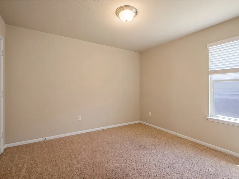 118 Leona River Trl — Photo 39