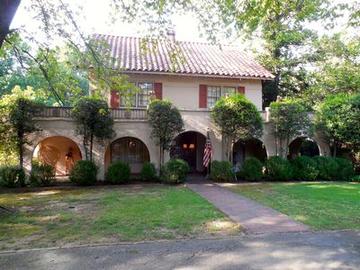 4002 Walnut Grove Rd, Memphis, TN, 38117