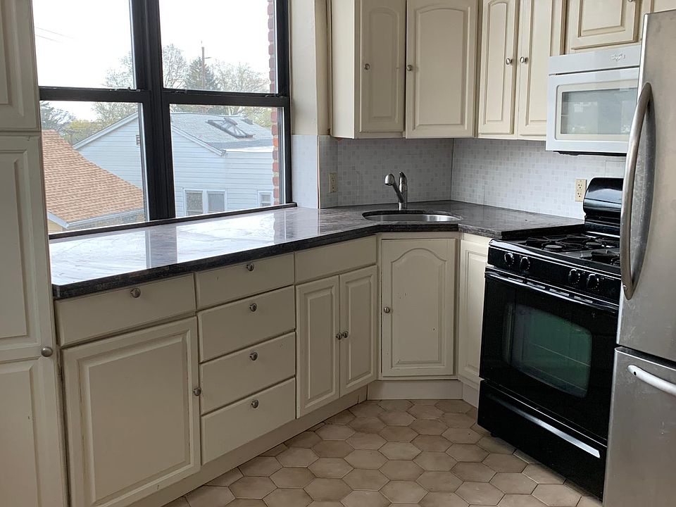 1st image of 0 Bloomfield Ave #21