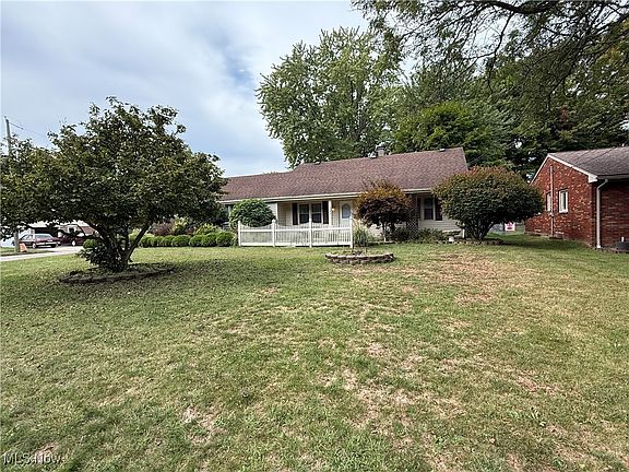 2nd image of 3296 Cricket Dr