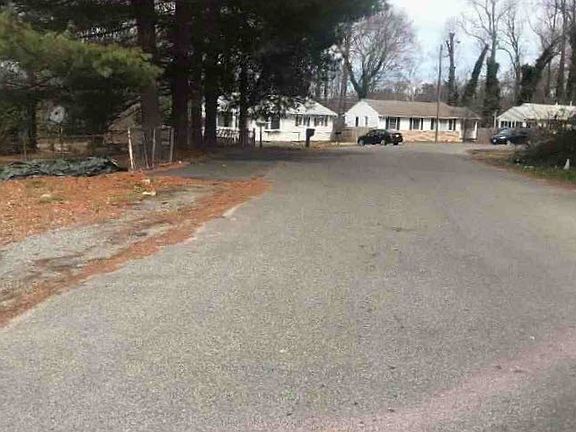 3rd image of 4222 Fayette Cir