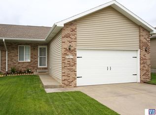 7317 S 16th St, Lincoln, NE 68512