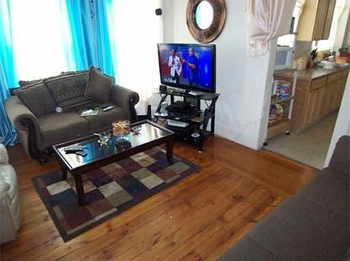 3rd image of 10 Lawton Ave