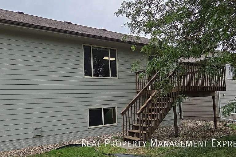 3205 N Aurora Ave — Photo 15