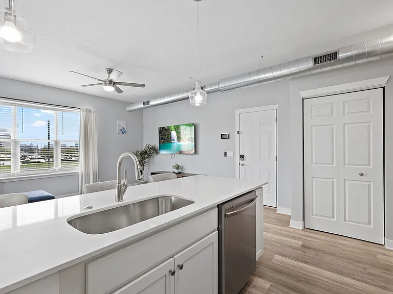 21 W 16th Street21 B02 Indianapolis #STREET21-B02 — Photo 2