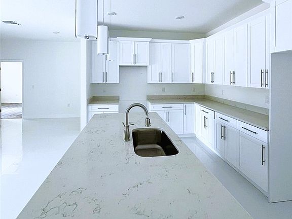 2nd image of 1016 Wells Ave W