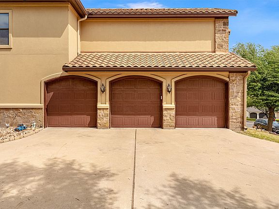 2nd image of 1516 Harvest Dr