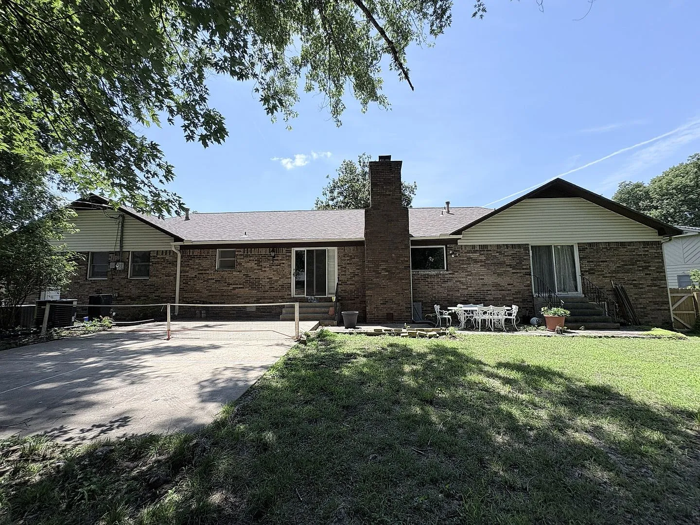 Remarkable 4 bed 2.5 bath w/ basement in Siloam Springs — Photo 3
