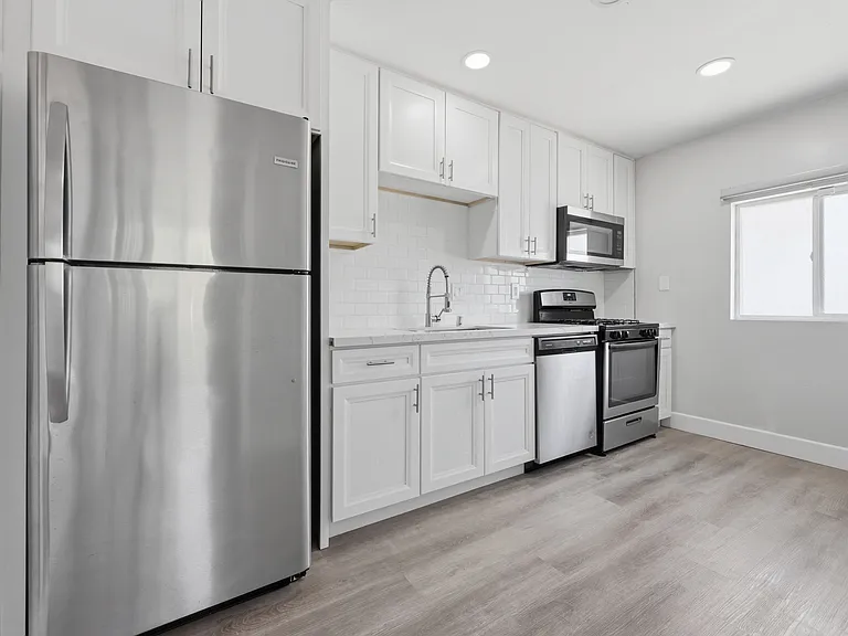 8237 Churchill Dr — Photo 4