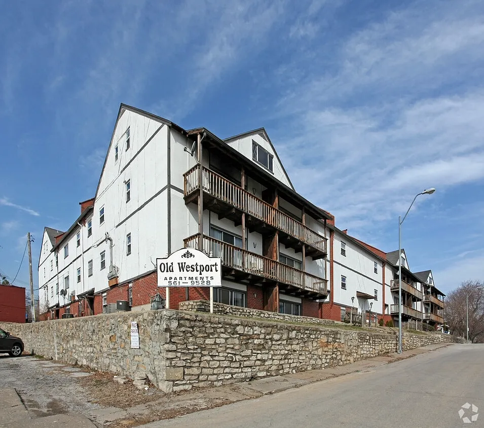 Old Westport Apartments — Photo 1