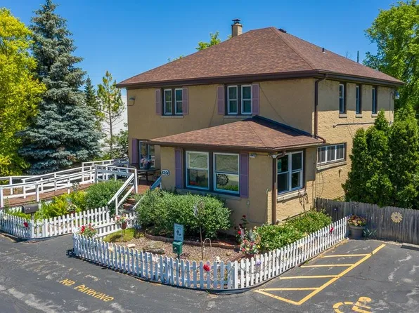 8254 N Teutonia Ave, Brown Deer, WI 53209