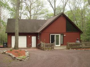 105 Saint Moritz Ct, Henryville, PA 18332