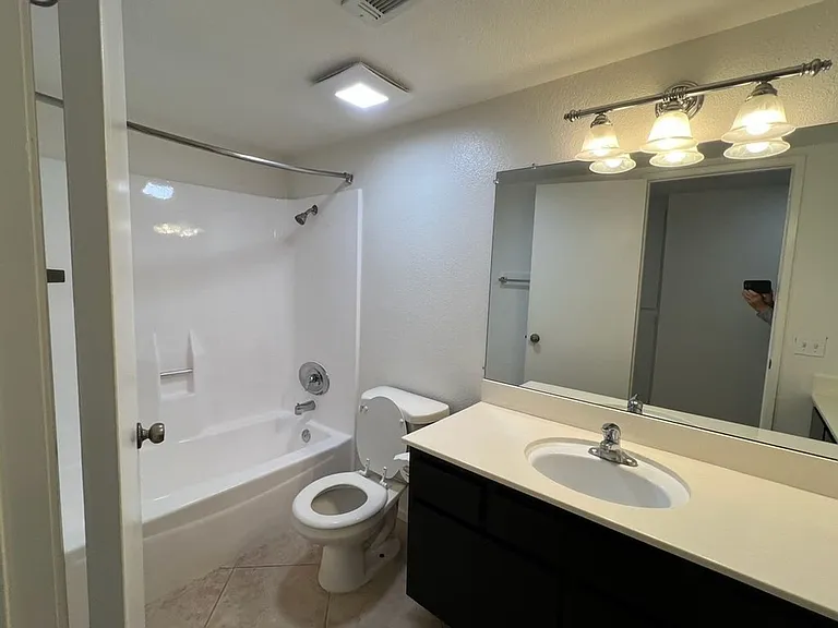 25224 Lawton Ave — Photo 6