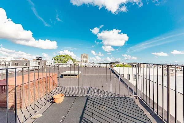 Rented by MySpaceNYC | media 16